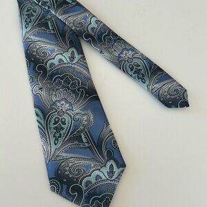 ALEXANDER JULIAN COLOURS Mens Tie Paisley Blue Gray Black 3.5” x 59.75”